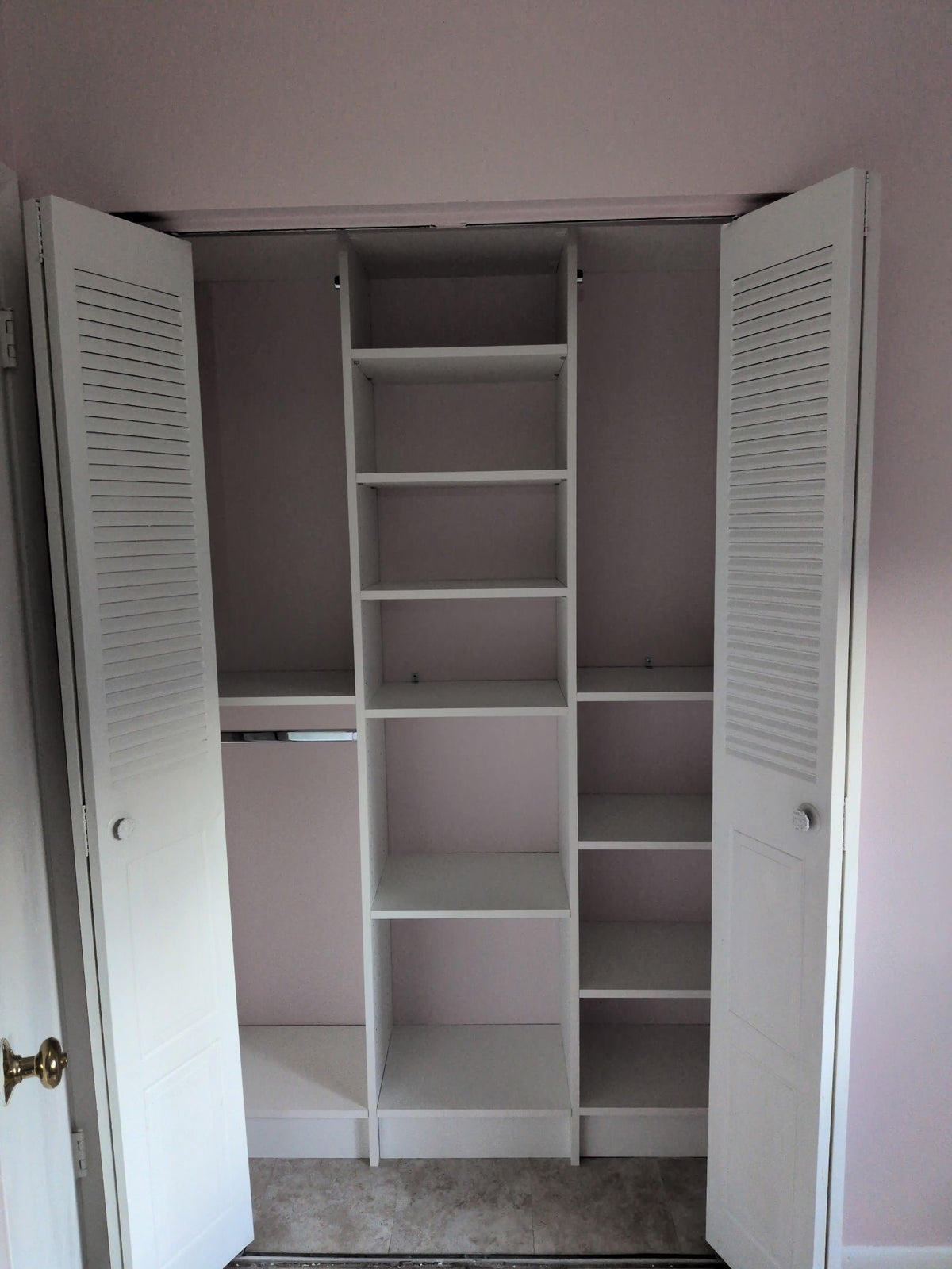 Double hang & Shelf Reach-in closet
